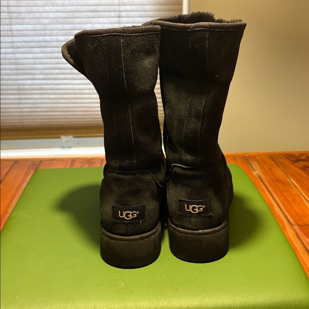 UGG boots - Picture 4 of 8